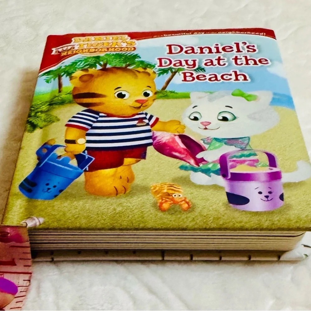 Daniel's Day at the Beach Book by Daniel Tiger’s Neighborhood (New with tags on)